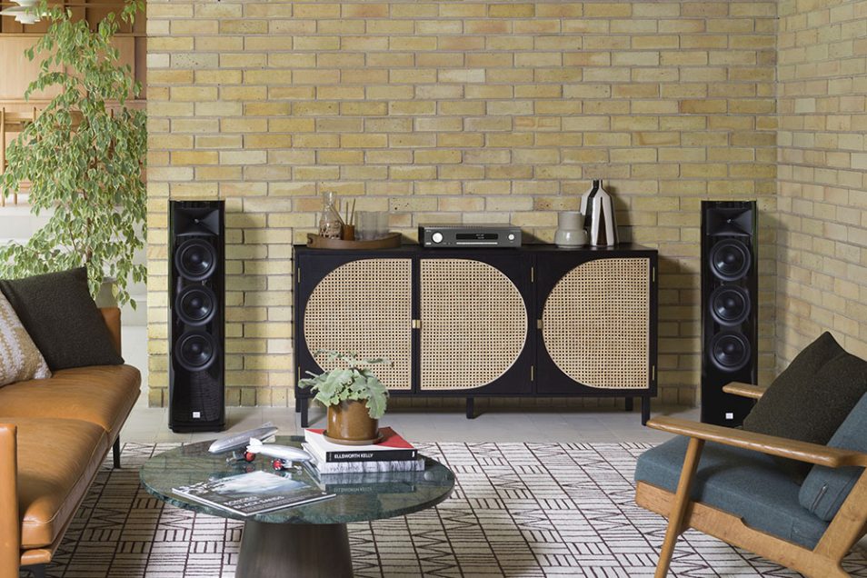 JBL HDI3600 lifestyle